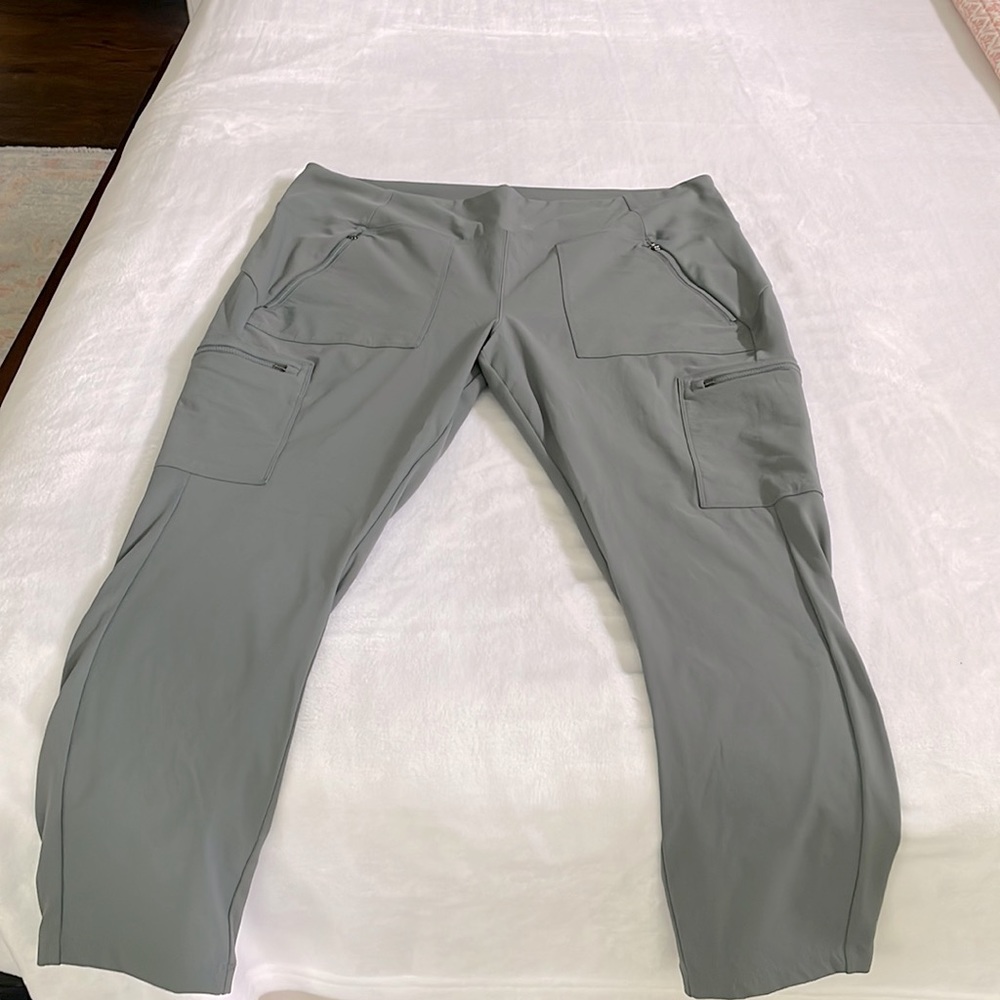 Athleta Headlands Hybrid II Cargo Tights